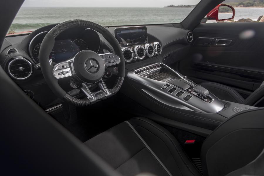 Интерьер Mercedes-AMG GT C (C190) 2019 года  (NA) (фото 43 из 45)